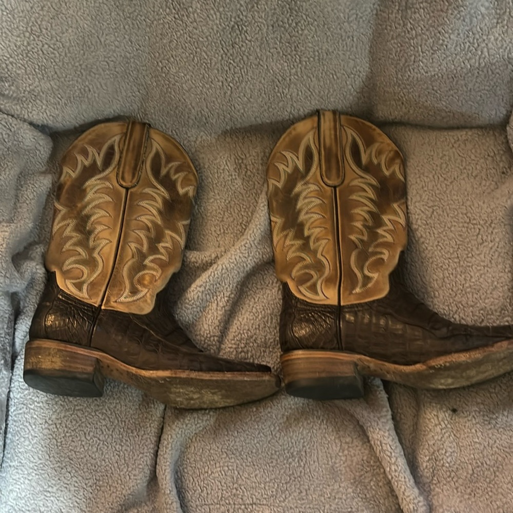 Cavenders boots size 6B